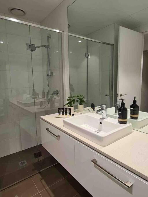 Lux 3 Bedroom Apartment In Southbank Мельбурн Экстерьер фото